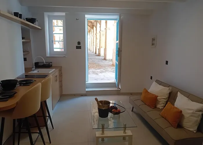 アパート Sotoportego